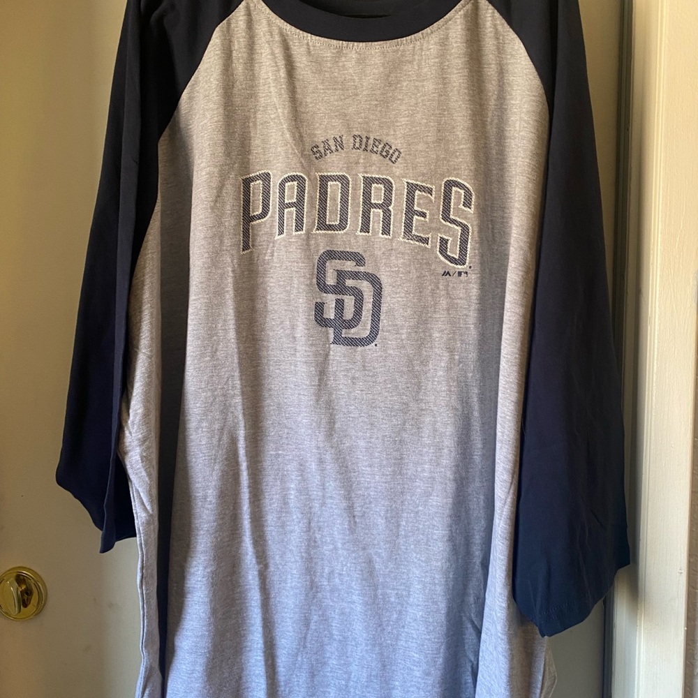 Majestic San Diego Padres Gray and Black Raglan Shirt